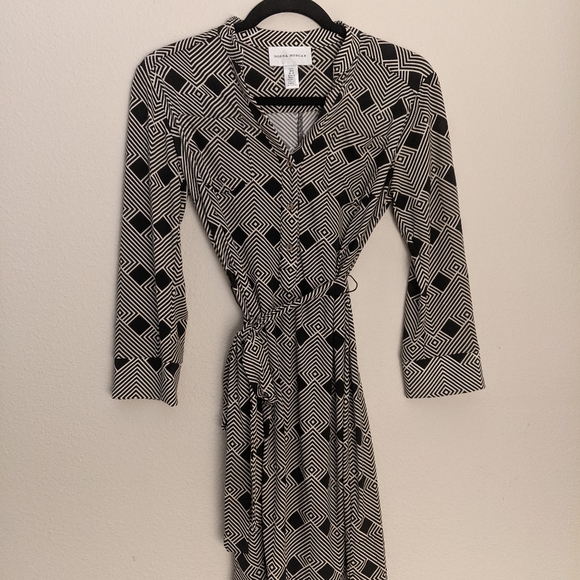 Donna Morgan size 4 Black and white shift dress - Picture 10 of 10